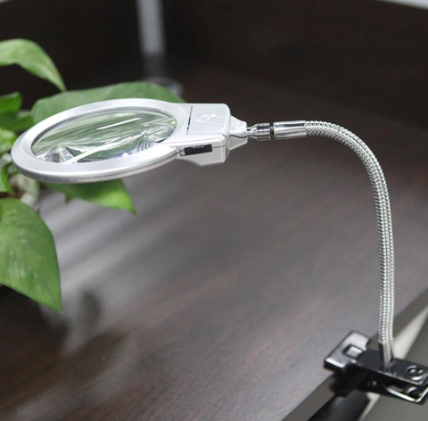 , Choosing A Desk Magnifier