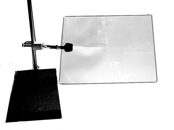 Sheet Magnifier for reading