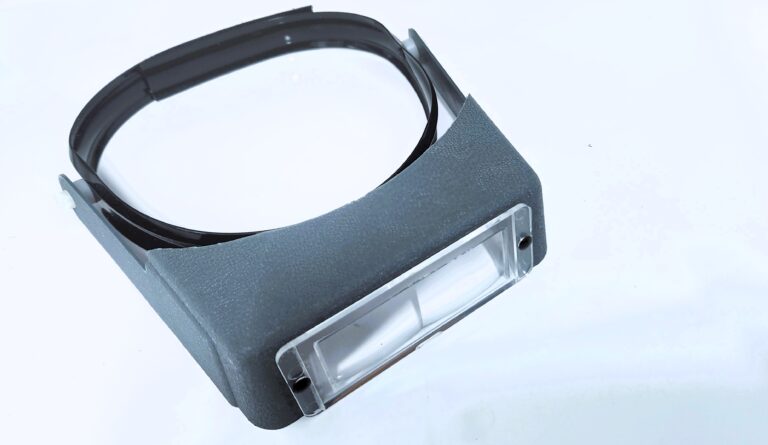 thumbnail interactive-video image 1 of Headband Head-Mounted Magnifying Glass Loupe With 2 LED Lights - Adjustable 1.0x-3.5x For Jewelry Making 1 of 3